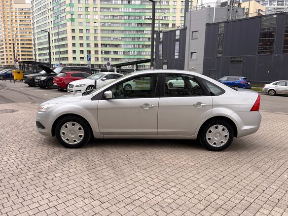 2010 Ford Focus II Рестайлинг, серебристый, 469000 рублей - вид 4