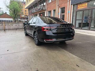 2024 Skoda Superb IV, чёрный, 4214227 рублей, вид 5
