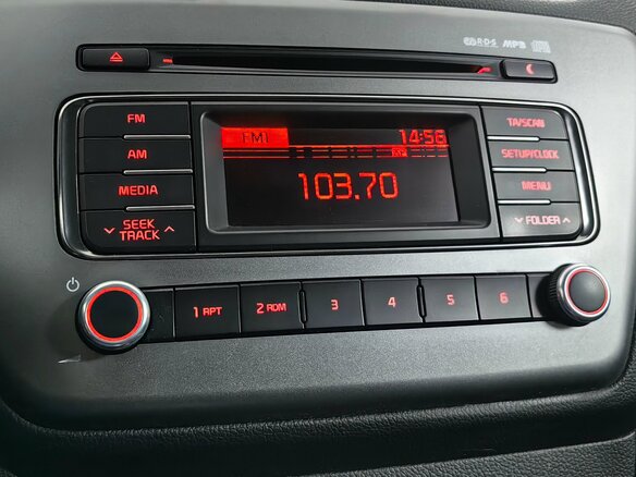 2015 Kia Rio III Рестайлинг, чёрный, 999000 рублей - вид 16