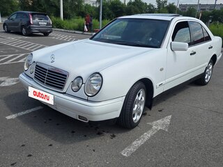 1999 Mercedes-Benz E-Класс 220 II (W210, S210), белый, 380000 рублей, вид 1