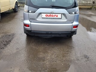 2011 Mitsubishi Outlander II Рестайлинг, серебристый, 879000 рублей, вид 3