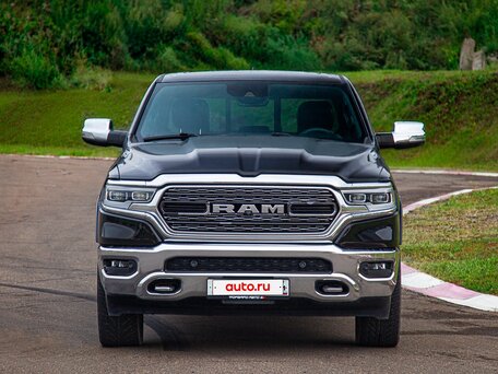 2019 Ram 1500 Quad Cab V, чёрный, 6499000 рублей, вид 3