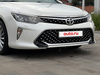 2017 Toyota Camry VII (XV50) Рестайлинг, белый, 2160000 рублей, вид 4