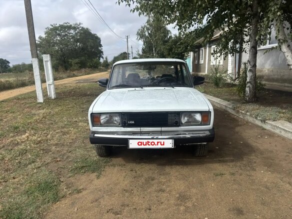 2004 Lada (ВАЗ) 21053-20, белый, 160000 рублей - вид 1