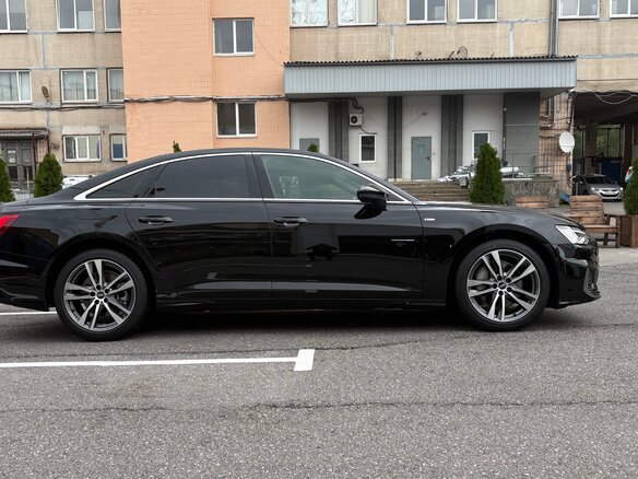 2021 Audi A6 45 TFSI V (C8), чёрный, 5500000 рублей - вид 3