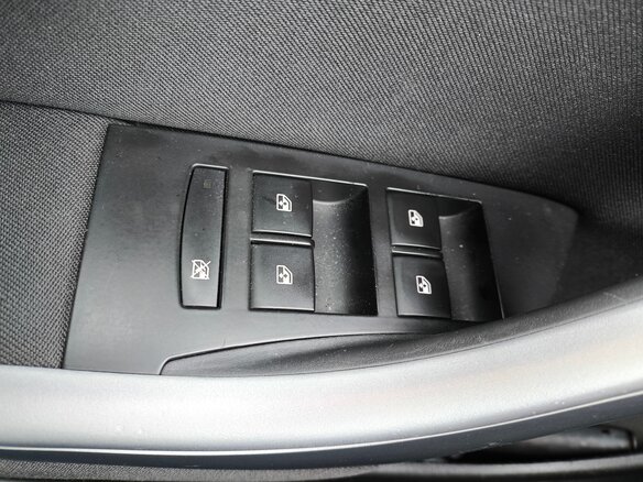 2014 Opel Astra J Рестайлинг, коричневый, 750000 рублей - вид 16