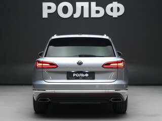2019 Volkswagen Touareg III, серый, 4500000 рублей, вид 5