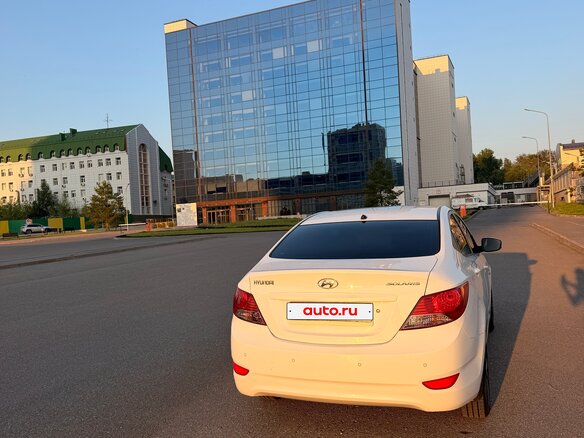 2012 Hyundai Solaris I, белый, 700000 рублей - вид 4