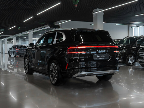 2026 Zeekr 8X 70 kWh, чёрный, 12050000 рублей - вид 3