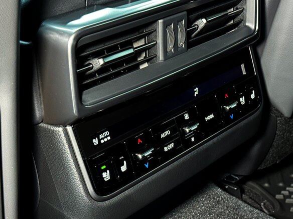 2025 Lexus LX 600 IV, чёрный - вид 28