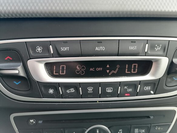 2011 Renault Fluence I, синий, 560000 рублей - вид 11