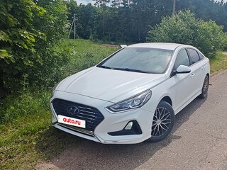 2019 Hyundai Sonata VII (LF) Рестайлинг, белый, 1820000 рублей, вид 1