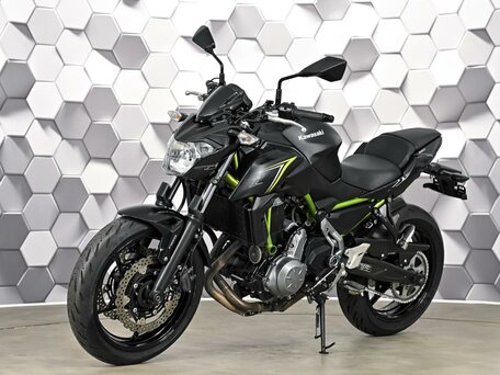 2019 Kawasaki Z 650, чёрный, 695000 рублей, вид 2
