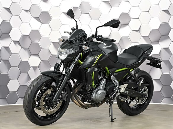 2019 Kawasaki Z 650, чёрный, 695000 рублей - вид 1