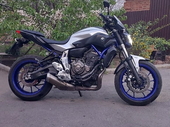 2015 Yamaha MT-07 (FZ-07), серый, 550000 рублей