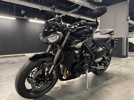 2024 Triumph Street Triple, чёрный, 1300000 рублей, вид 3
