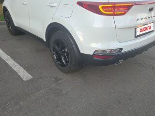 2021 Kia Sportage IV Рестайлинг, белый, 3000000 рублей, вид 2