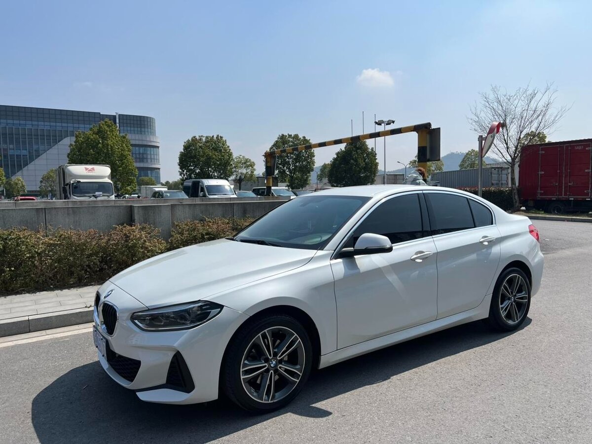 Открыть фотографии: BMW 1 серии III (F52) Рестайлинг
