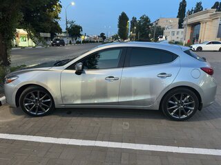 2018 Mazda 3 III (BM) Рестайлинг, серый, 1729000 рублей, вид 4