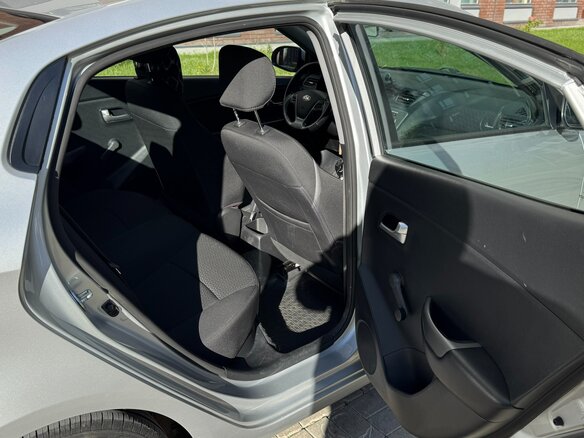 2016 Kia Rio III Рестайлинг, серебристый, 970000 рублей - вид 13