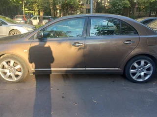 2004 Toyota Avensis II, коричневый, 550000 рублей, вид 4
