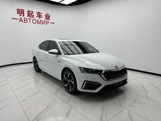 2023 Skoda Octavia IV (A8), белый, 2000000 рублей, вид 2