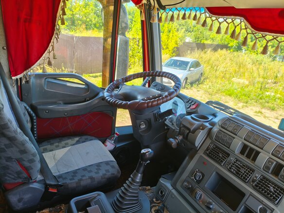 2005 Iveco Trakker, красный, 3200000 рублей - вид 5