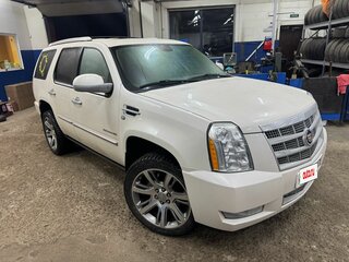 2013 Cadillac Escalade III, бежевый, 3000000 рублей, вид 2
