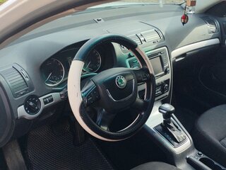 2011 Skoda Octavia DSG7 II (A5) Рестайлинг, белый, 650000 рублей, вид 5