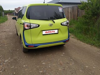 2017 Toyota Sienta II, жёлтый, 1180000 рублей, вид 3