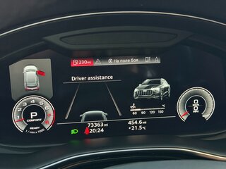 2021 Audi Q8 55 TFSI I (4M), чёрный, 5300000 рублей, вид 5