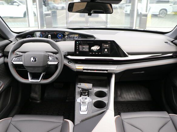 2025 Changan UNI-V I, чёрный - вид 6