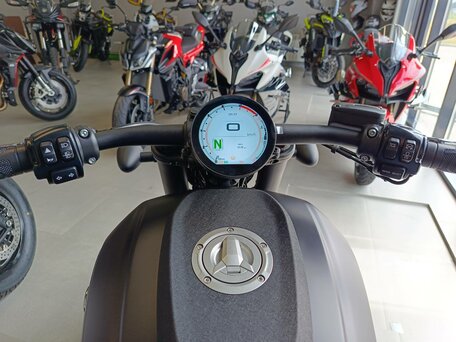 2026 QJMotor SRV 600 V, чёрный, 699000 рублей, вид 5