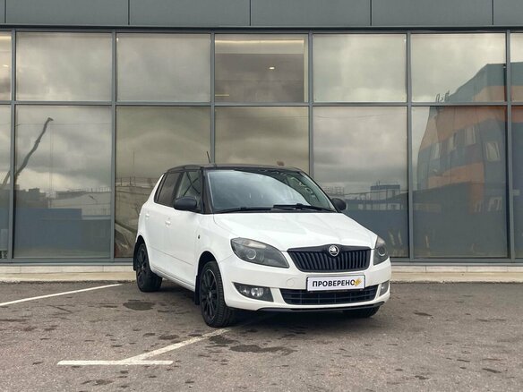 2014 Skoda Fabia II Рестайлинг, белый, 547000 рублей - вид 1