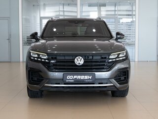 2019 Volkswagen Touareg III, серый, 3749000 рублей, вид 3