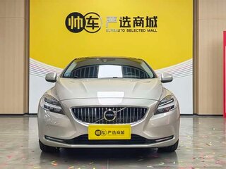 2017 Volvo V40 II Рестайлинг, бежевый, 1360000 рублей, вид 2