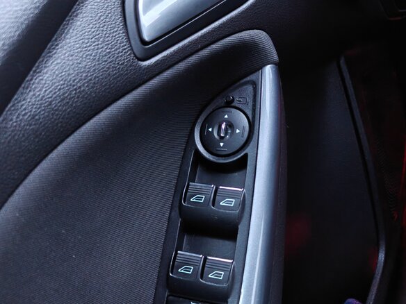 2014 Ford Focus III, белый, 1100000 рублей - вид 5