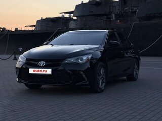 2016 Toyota Camry US Market VII (XV50) Рестайлинг, чёрный, 1500000 рублей, вид 2