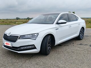 2025 Skoda Superb III Рестайлинг, белый, 3100000 рублей, вид 2