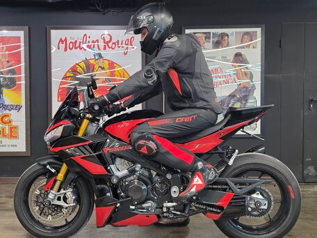 2023 Aprilia Tuono V4, чёрный, 1800000 рублей, вид 1