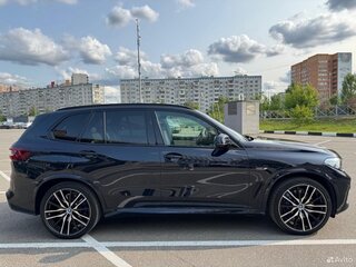 2022 BMW X5 45e IV (G05/G18), чёрный, 8950000 рублей, вид 3