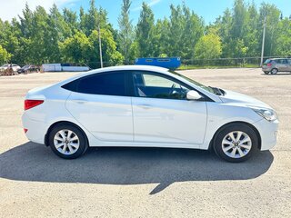 2016 Hyundai Solaris I Рестайлинг, белый, 900000 рублей, вид 4
