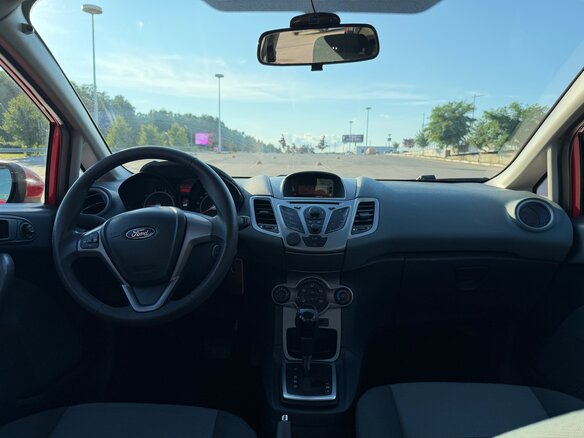 2009 Ford Fiesta Mk6, красный - вид 12