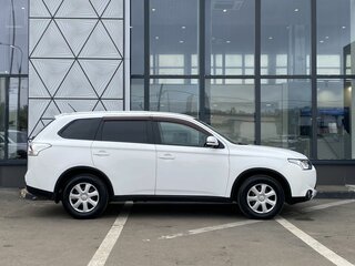 2014 Mitsubishi Outlander III, белый, 1249000 рублей, вид 4