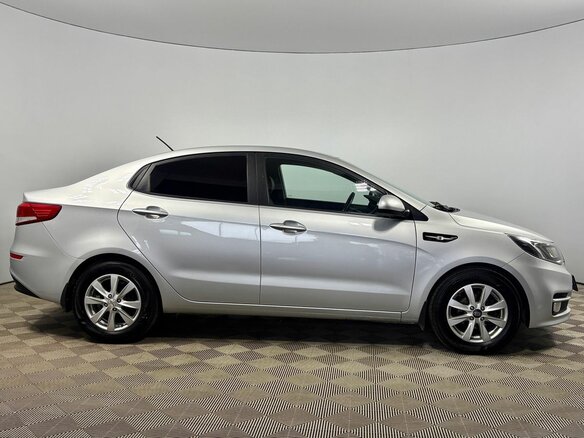 2016 Kia Rio III Рестайлинг, серебристый, 960000 рублей - вид 6