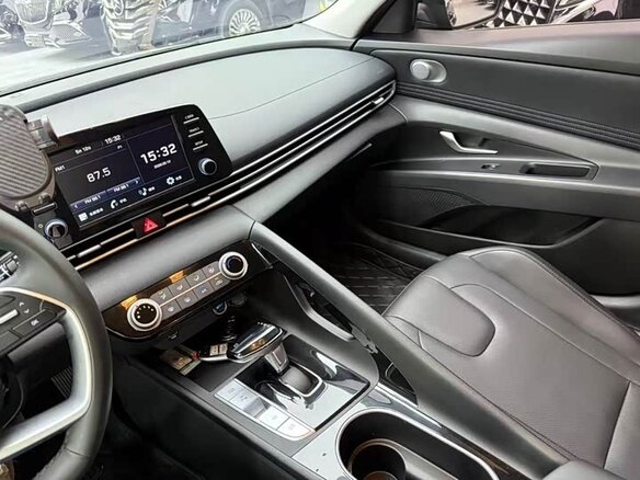 2022 Hyundai Elantra VII (CN7), чёрный, 1500000 рублей - вид 12
