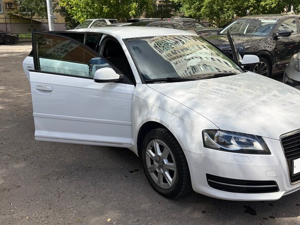 2012 Audi A3 II (8P) Рестайлинг 2, белый, 800000 рублей - вид 3