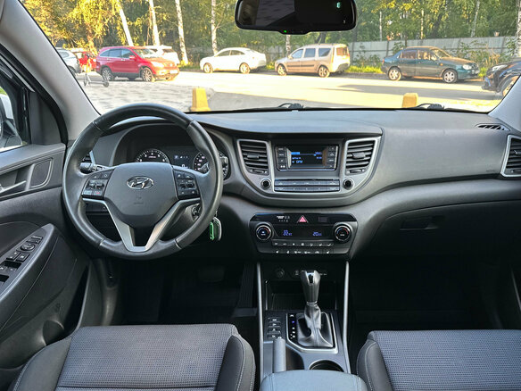 2017 Hyundai Tucson III, белый, 1850000 рублей - вид 12