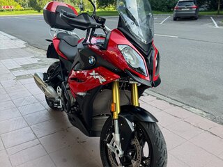2017 BMW S 1000 XR, красный, 1050000 рублей, вид 5