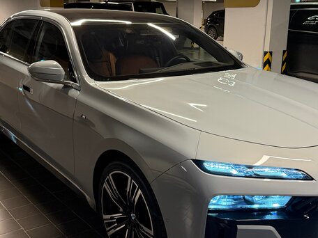 2024 BMW 7 серии 740d xDrive VII (G70), серый, 12850000 рублей, вид 3